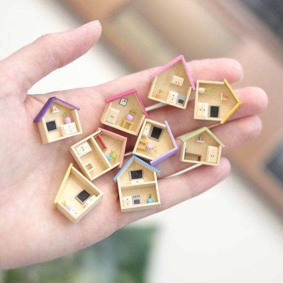 Khởi nghiệp với nghề làm hoa đất sét, trái cây tí hon